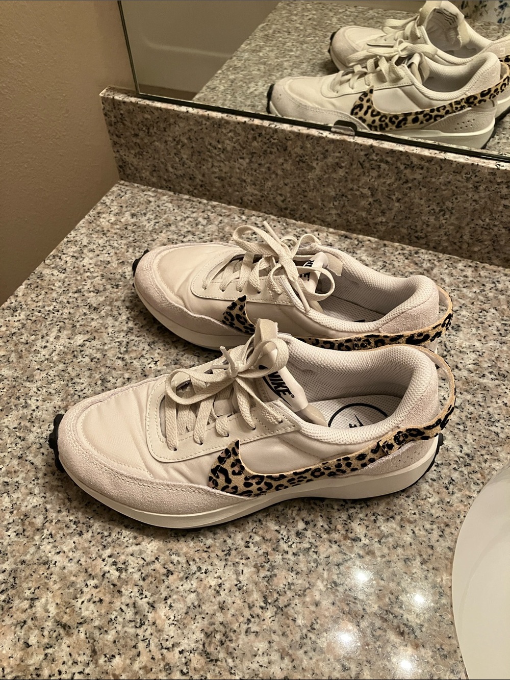 WOMEN'S NIKE WAFFLE DEBUT SNEAKERS